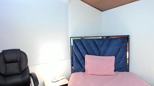 AlexaLaenz's cam snapshot