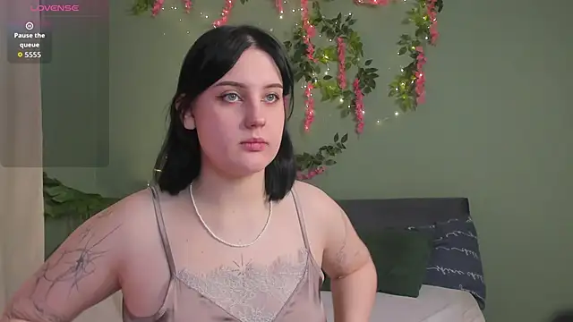 hey_tessa's cam snapshot