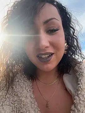 VeuveNoiire's cam snapshot