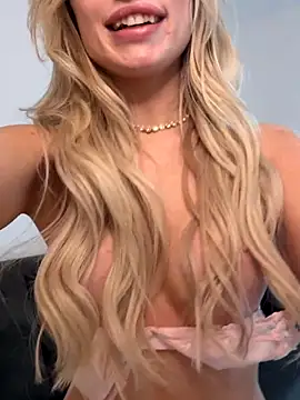 SexySaraxxoo's cam snapshot