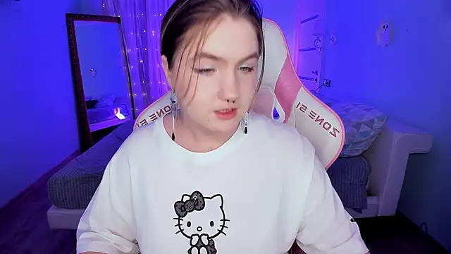 lovelyy_julia's cam snapshot