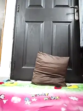 meenu_baby's cam snapshot