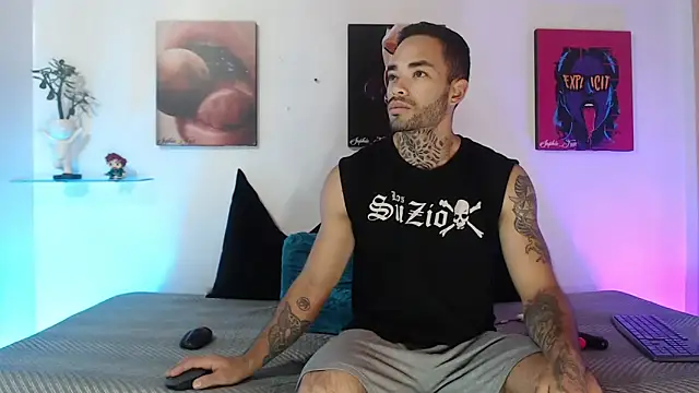 SophieFoxx17 live sex cam