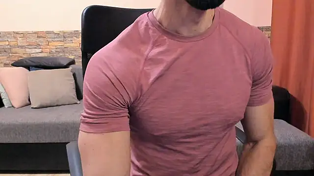 HotHunkTrainer's cam snapshot