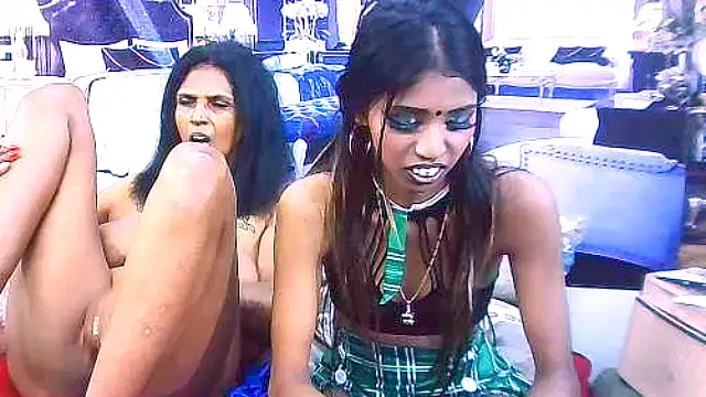 IndianSexySlender live sex cam