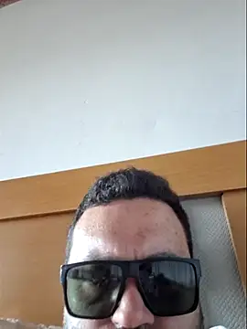 comeseucuzinh live sex cam