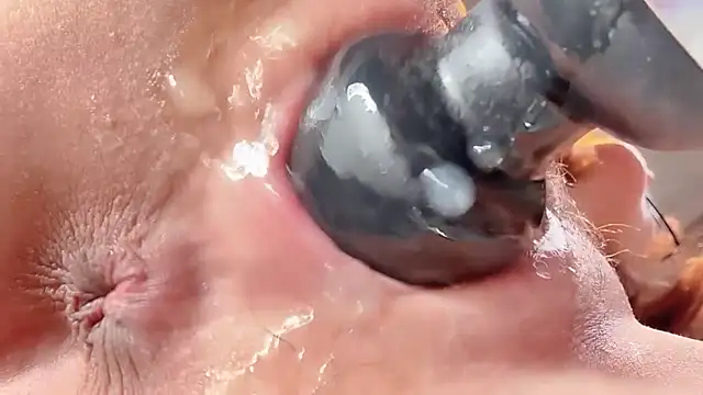 Krismil3 live sex cam