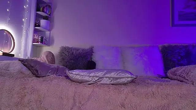 KatBigBum live sex cam