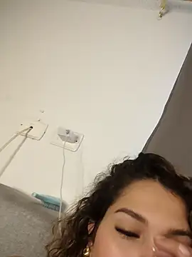 Sara_smiiith211 live sex cam