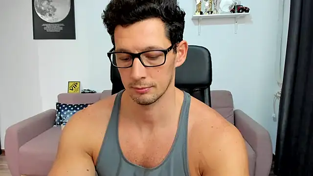 BrutusK08 live sex cam