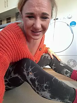 MimiMaee live sex cam