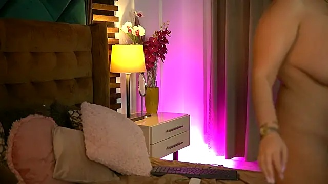 SophieBoobsX live sex cam