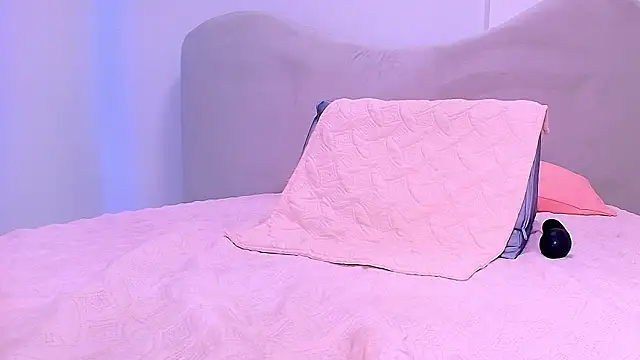 kira_mz live sex cam