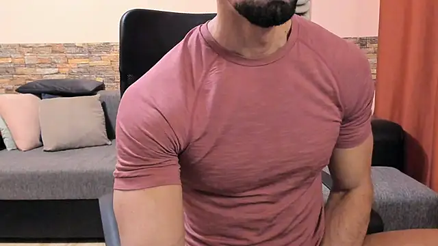 HotHunkTrainer live sex cam