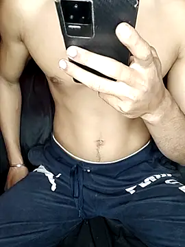 kisses-onmy-body live sex cam