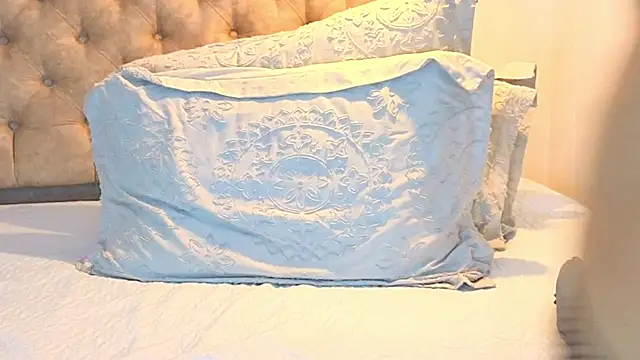 KeryHillson live sex cam