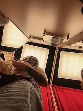 VikiDemini live sex cam