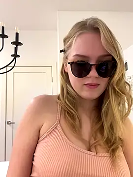 Little_Forest_ELF's cam snapshot