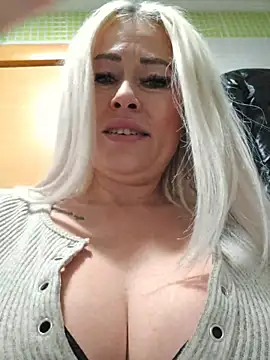 MILFBARBY's cam snapshot