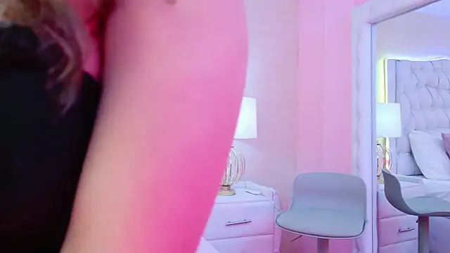 MiaLundd's cam snapshot