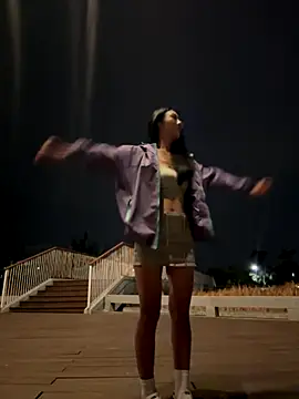 so-linger live sex cam