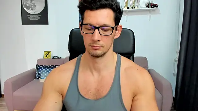 BrutusK08 live sex cam