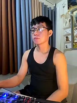 xshyboyx live sex cam