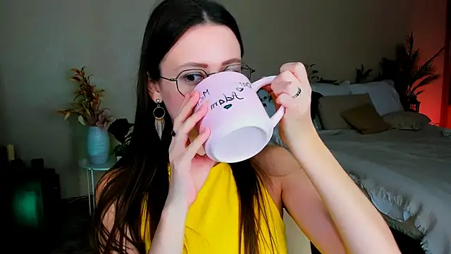 YourLovellyStory live sex cam