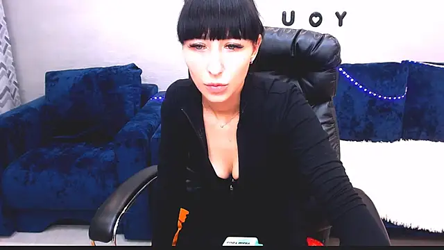 BURNING-BRUNETKA's cam snapshot