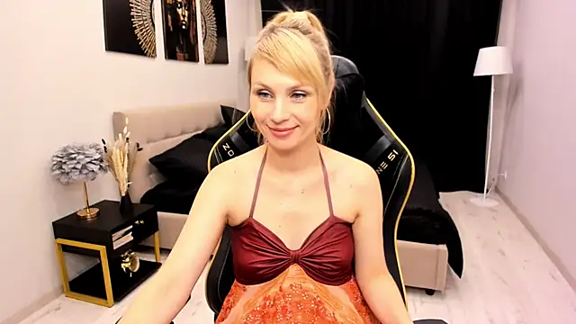 LindaSandy_1's cam snapshot