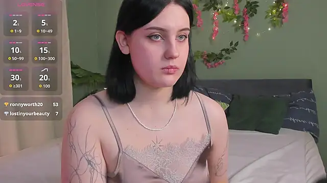 hey_tessa's cam snapshot