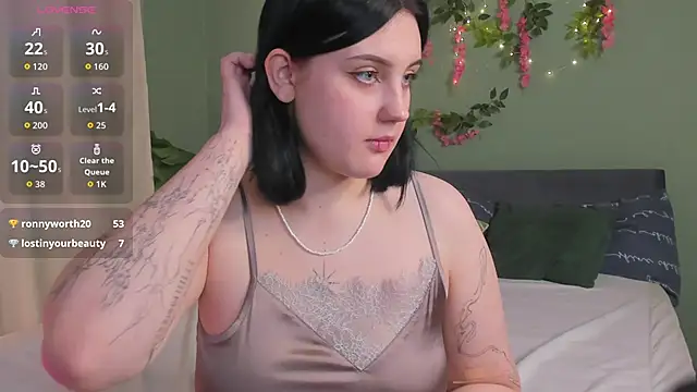 hey_tessa's cam snapshot