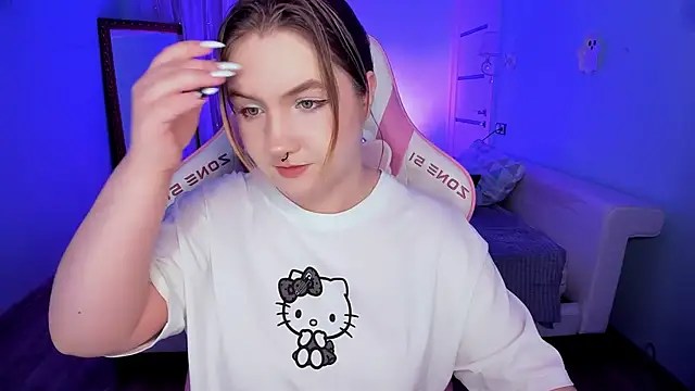 lovelyy_julia's cam snapshot