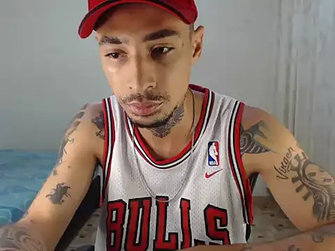 emiliano_hottt live sex cam