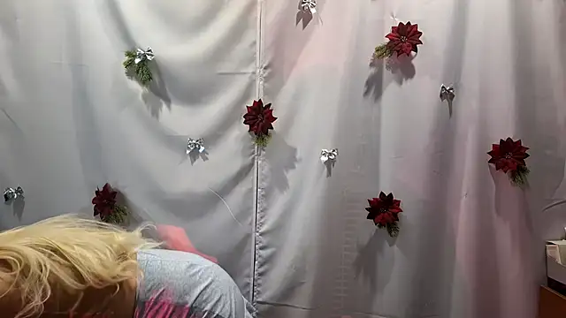 MistieSchorn's cam snapshot