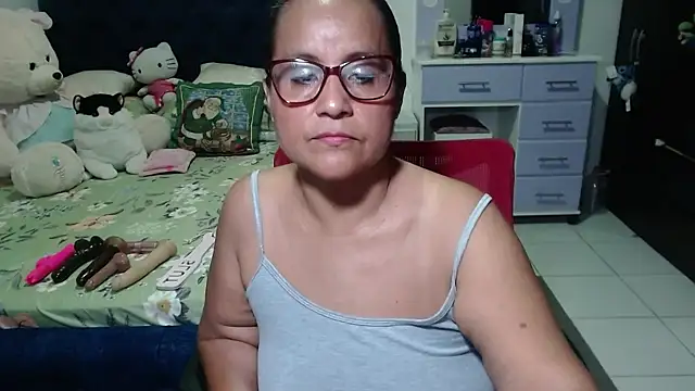 pervert_mommy_'s cam snapshot