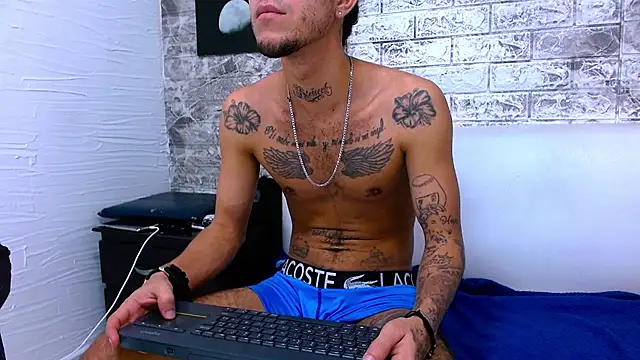 tattoos22 live sex cam