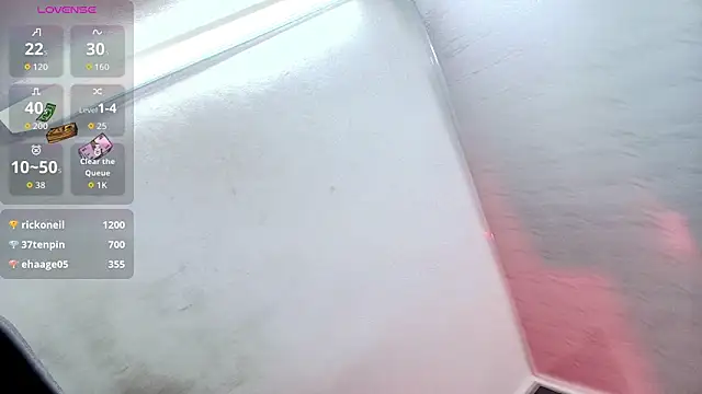 Snake-and-hunter live sex cam