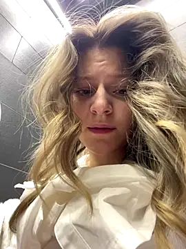 MaryHiggins live sex cam