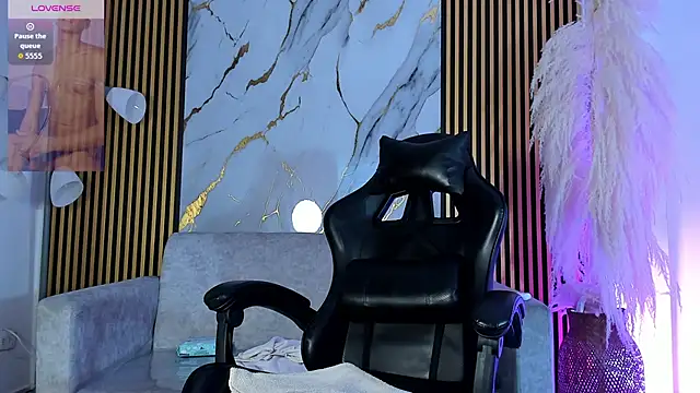 JulienSaint live sex cam