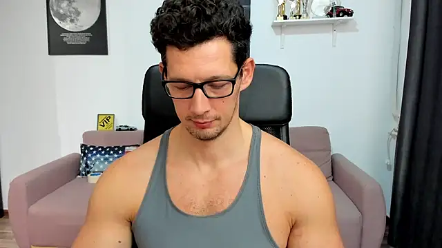 BrutusK08 live sex cam