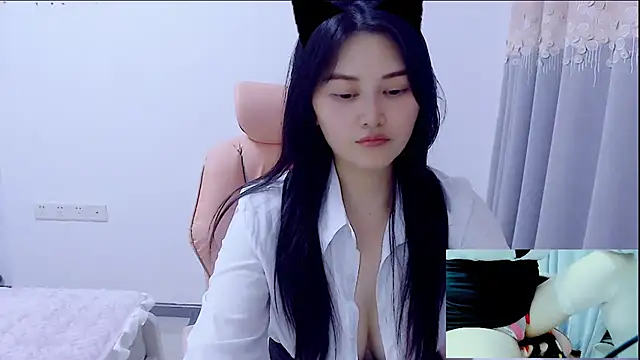 Little-sweet live sex cam