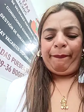 Mia-Glow live sex cam