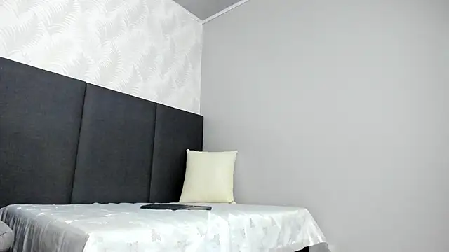 SarahSaenz_'s cam snapshot