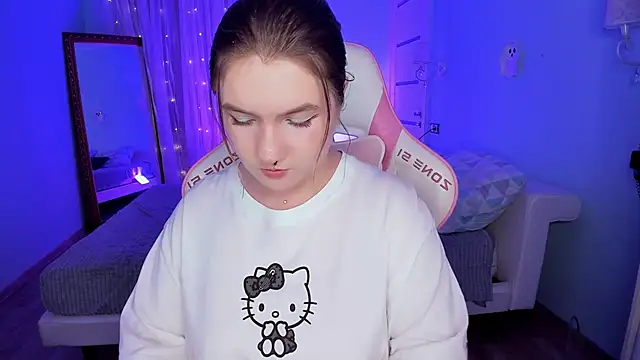 lovelyy_julia's cam snapshot