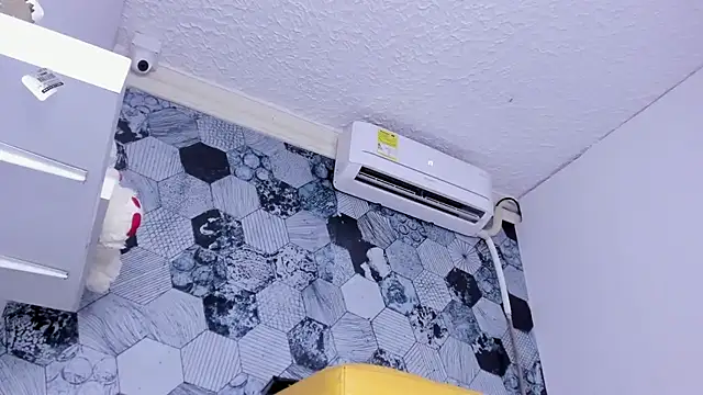 AmberRoses_'s cam snapshot