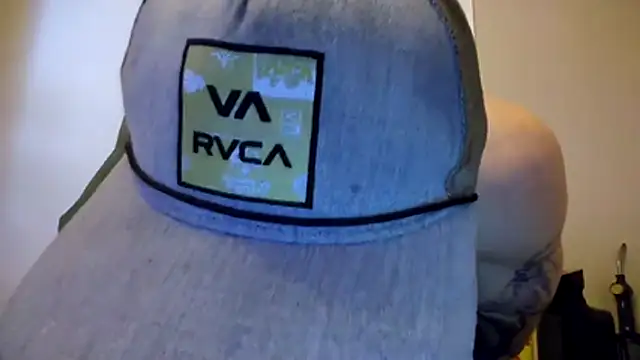 Huntzg23 live sex cam