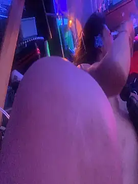 gurlnips live sex cam