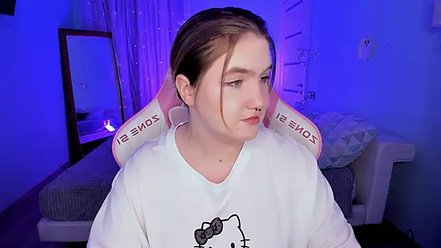 lovelyy_julia's cam snapshot