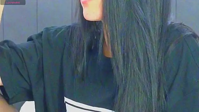 LauraMirage's cam snapshot